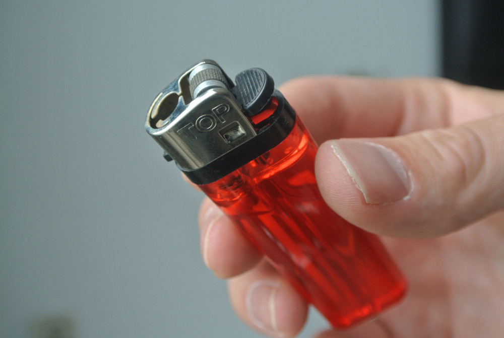 Normal lighter free stereo sound effect HQ 96kHz